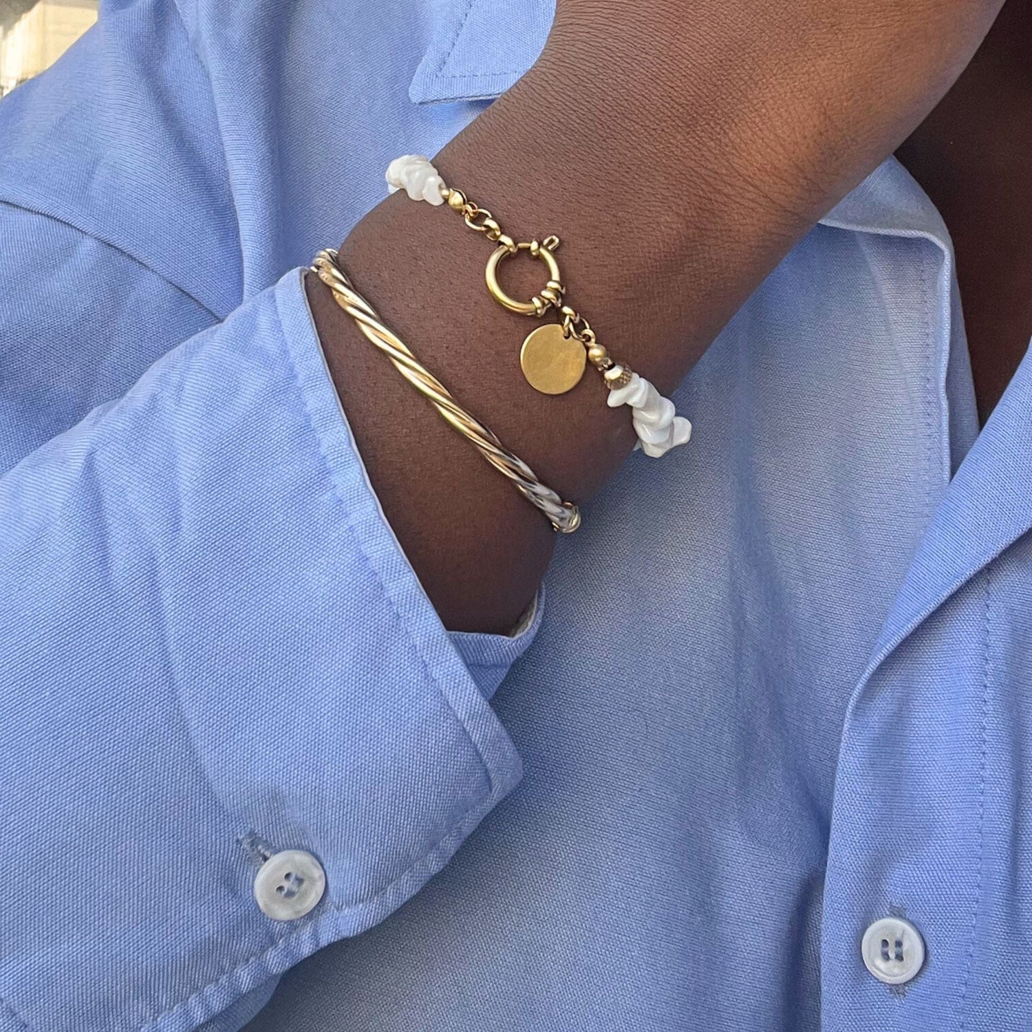 Bracelet élégant en perles naturelles et fermoir doré, bijou fait main signé Soléah.