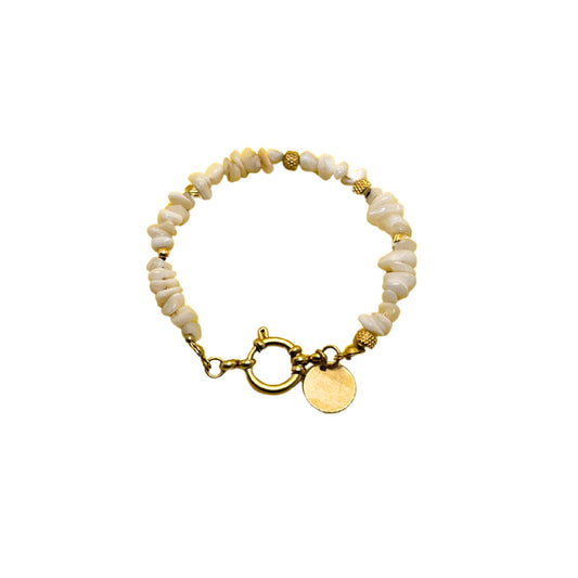 Bracelet Naïa – Bijou artisanal en nacre & acier doré