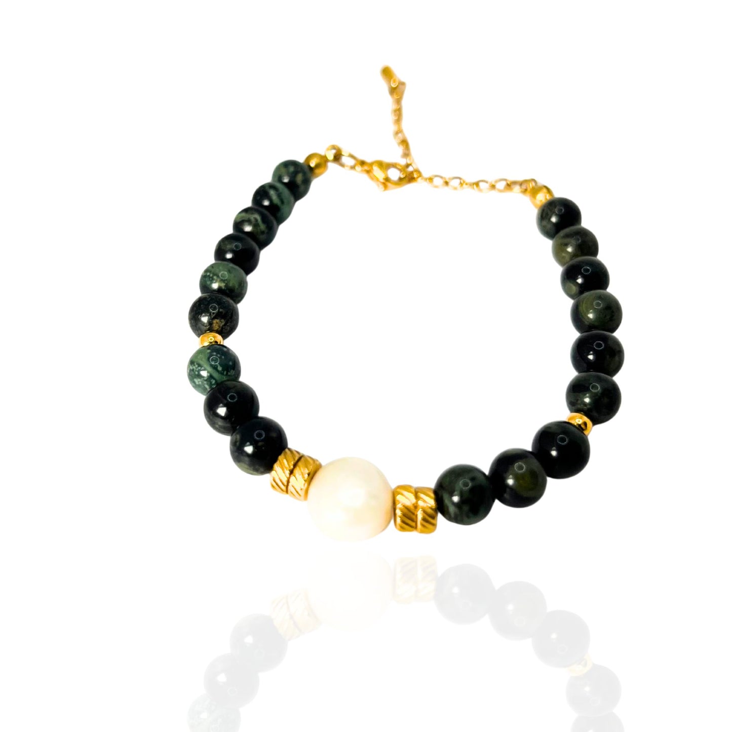 Bracelet Isya – Bijou artisanal en jade vert & perle d’eau douce